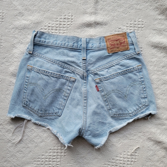 Levi's 501 Distressed Mini Denim Casual Summer Jean Shorts- Light Washed - Picture 3 of 9